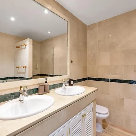 Charming With Terrace Apartment Marbella