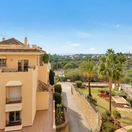 Charming With Terrace Apartment