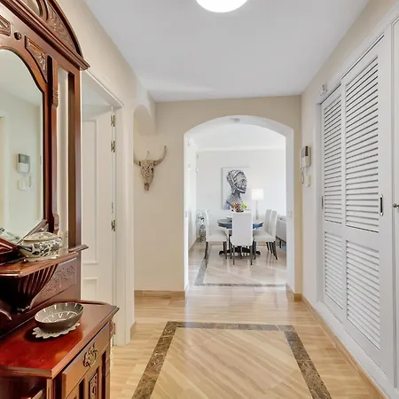 Charming With Terrace Apartment
